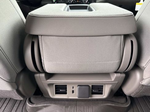 New 2026 GMC Sierra 1500 SLE image 19