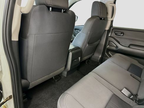 Used 2025 Nissan Frontier SV AWD/4WD image 27