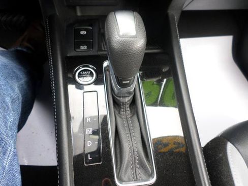 Used 2024 Nissan Kicks SR w/ SR Premium Package FWD image 14