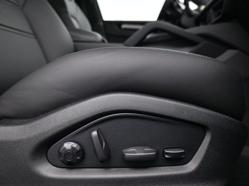 Certified 2026 Porsche Cayenne GTS AWD/4WD image 15
