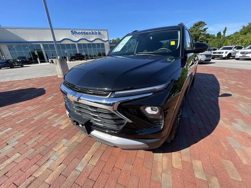 Used 2024 Chevrolet TrailBlazer LT w/ Driver Confidence Package AWD/4WD image 25