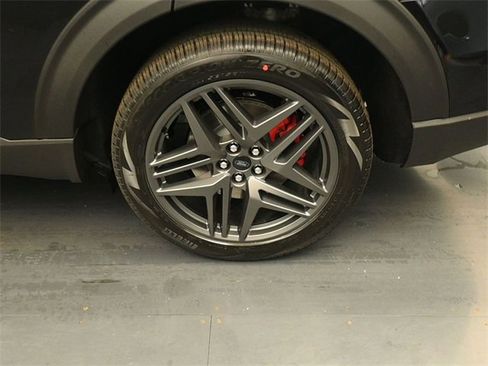 New 2026 Ford Explorer ST-Line w/ ST-Line Street Pack image 9