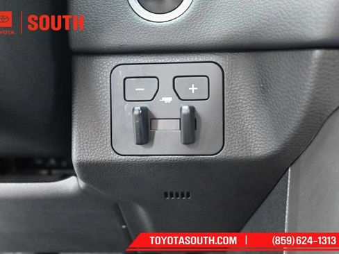 Used 2023 Toyota Tundra Limited AWD/4WD image 22