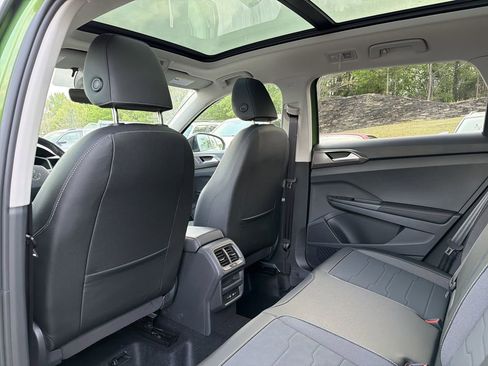 New 2026 Volkswagen Taos SE FWD image 12