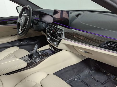 Certified 2022 BMW 530i xDrive 530i xDrive w/ Convenience Package image 28