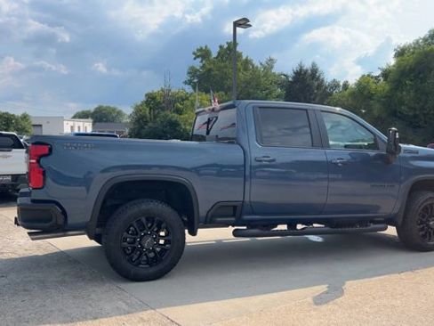 Used 2025 Chevrolet Silverado 2500 LT w/ Trail Boss Package AWD/4WD image 9