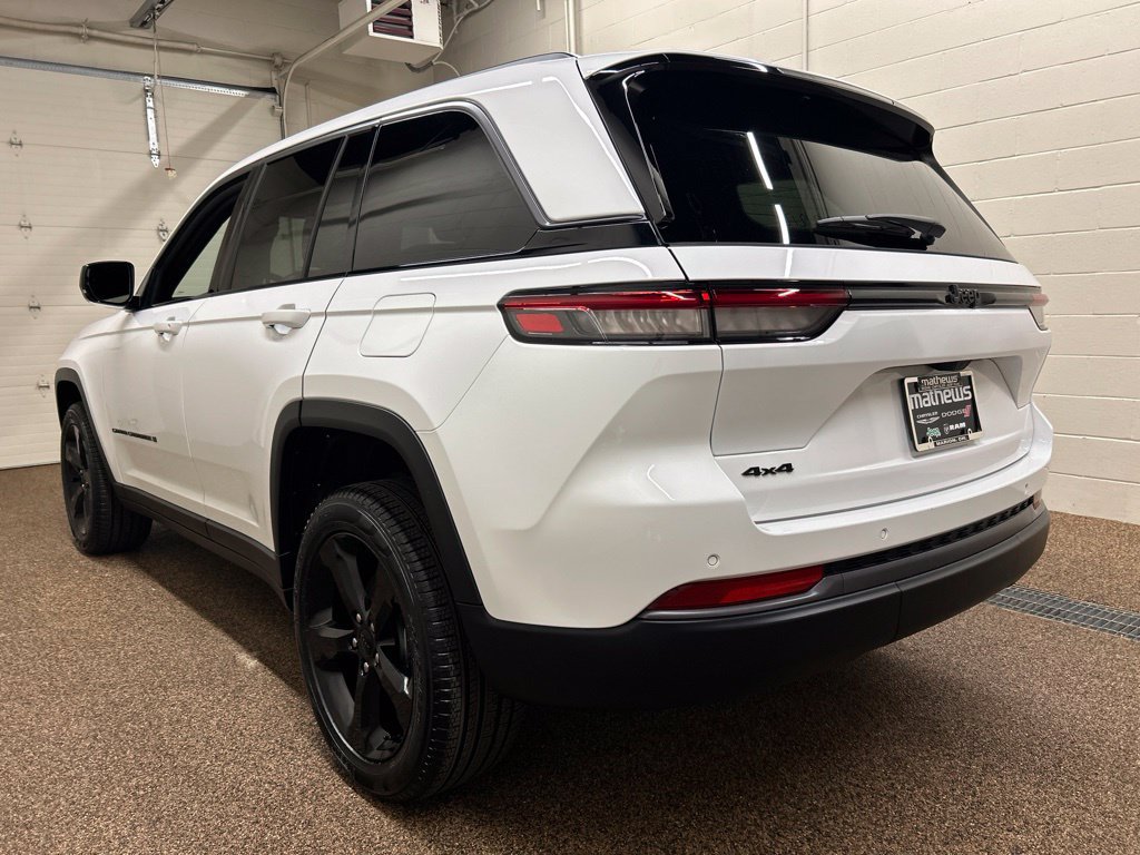 Used 2026 Jeep Grand Cherokee Limited w/ Limited Altitude Package AWD/4WD image 4