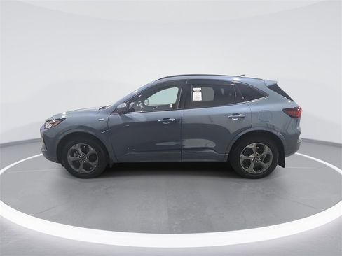 Used 2024 Ford Escape ST-Line Select w/ Class II Trailer Tow Package image 5