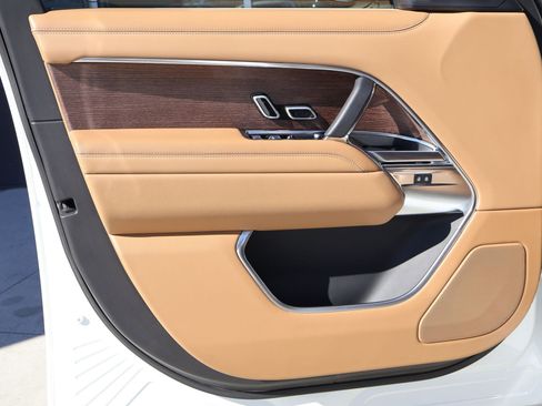 Certified 2023 Land Rover Range Rover SE image 12