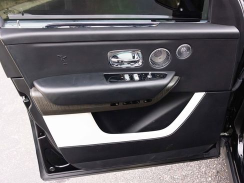 Certified 2019 Rolls-Royce Cullinan image 23