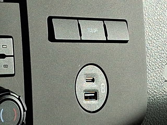 Used 2023 Ford F650 2WD Regular Cab Super Duty image 24