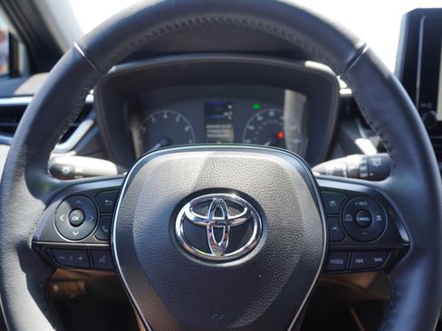 Used 2024 Toyota Corolla Cross AWD Hybrid w/ Moonroof Package image 23