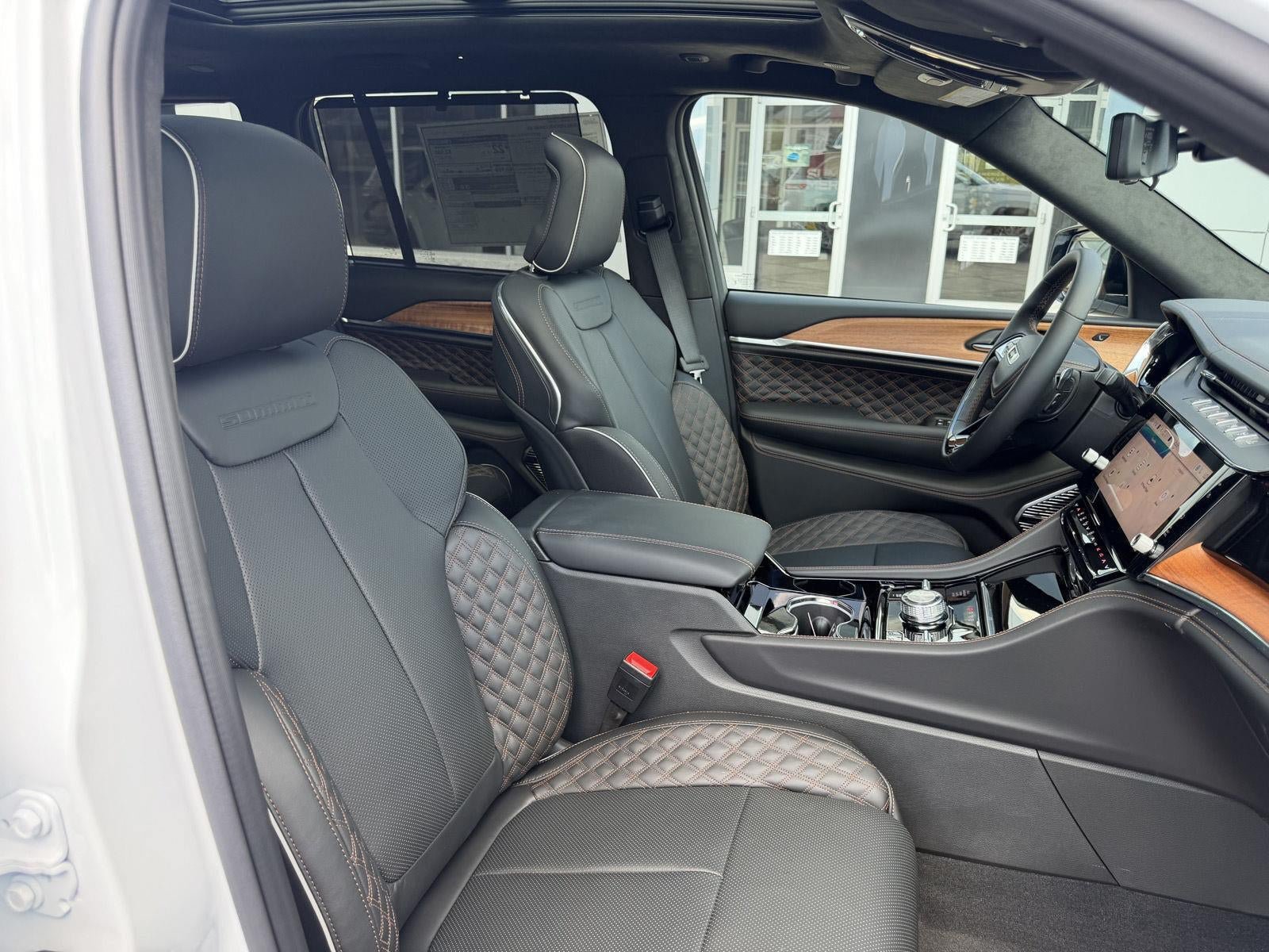 New 2027 Jeep Grand Cherokee Summit AWD/4WD image 15