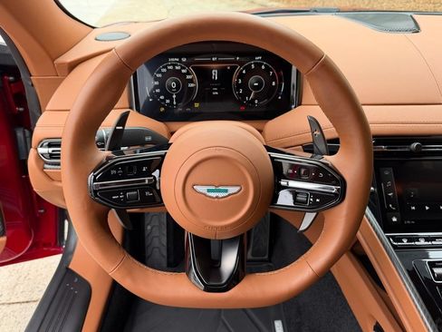 Used 2025 Aston Martin DB12 Coupe RWD image 22