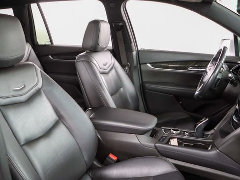Used 2020 Cadillac XT6 Premium Luxury image 29