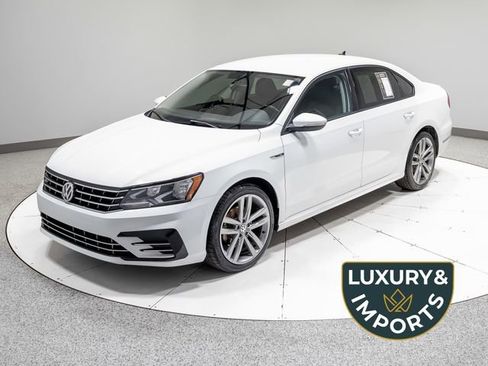 Used 2018 Volkswagen Passat 2.0T R-Line FWD image 1