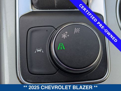 Used 2025 Chevrolet Blazer LT FWD image 33