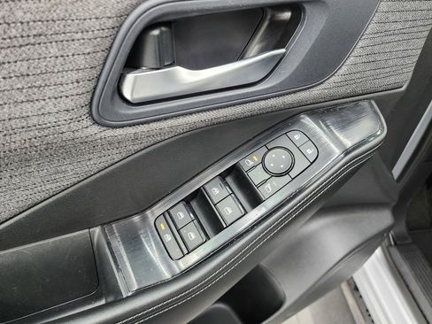 Used 2023 Nissan Rogue SV image 37