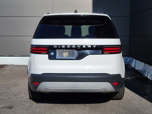 Used 2024 Land Rover Discovery S image 4