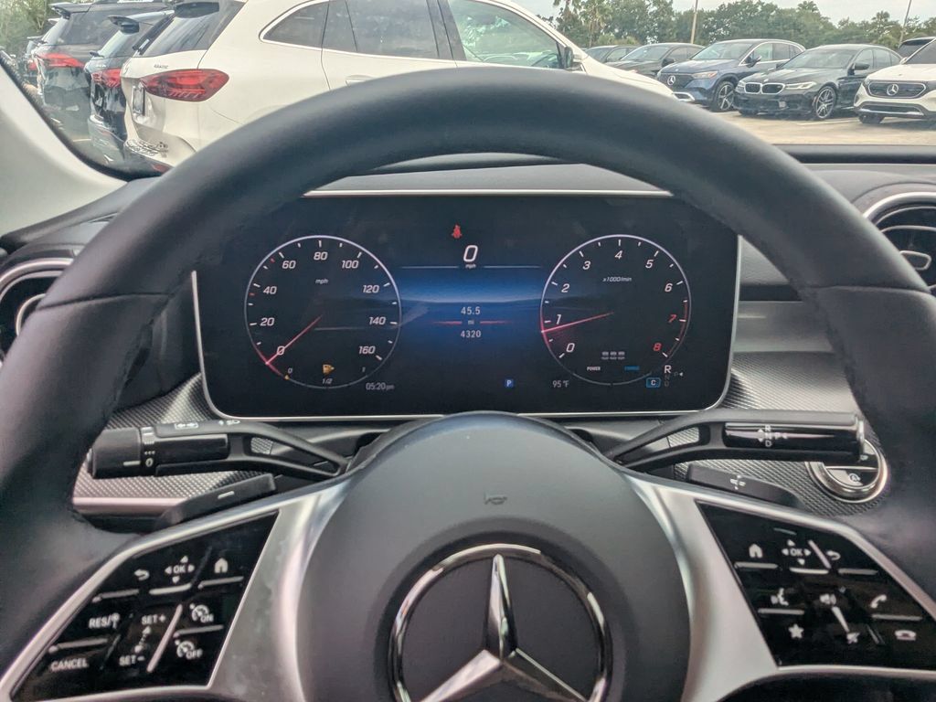 Used 2025 Mercedes-Benz C 300 4MATIC Sedan image 15