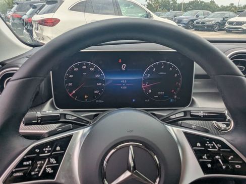Used 2025 Mercedes-Benz C 300 4MATIC Sedan image 15