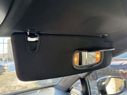 Used 2024 Chrysler Pacifica Select image 29