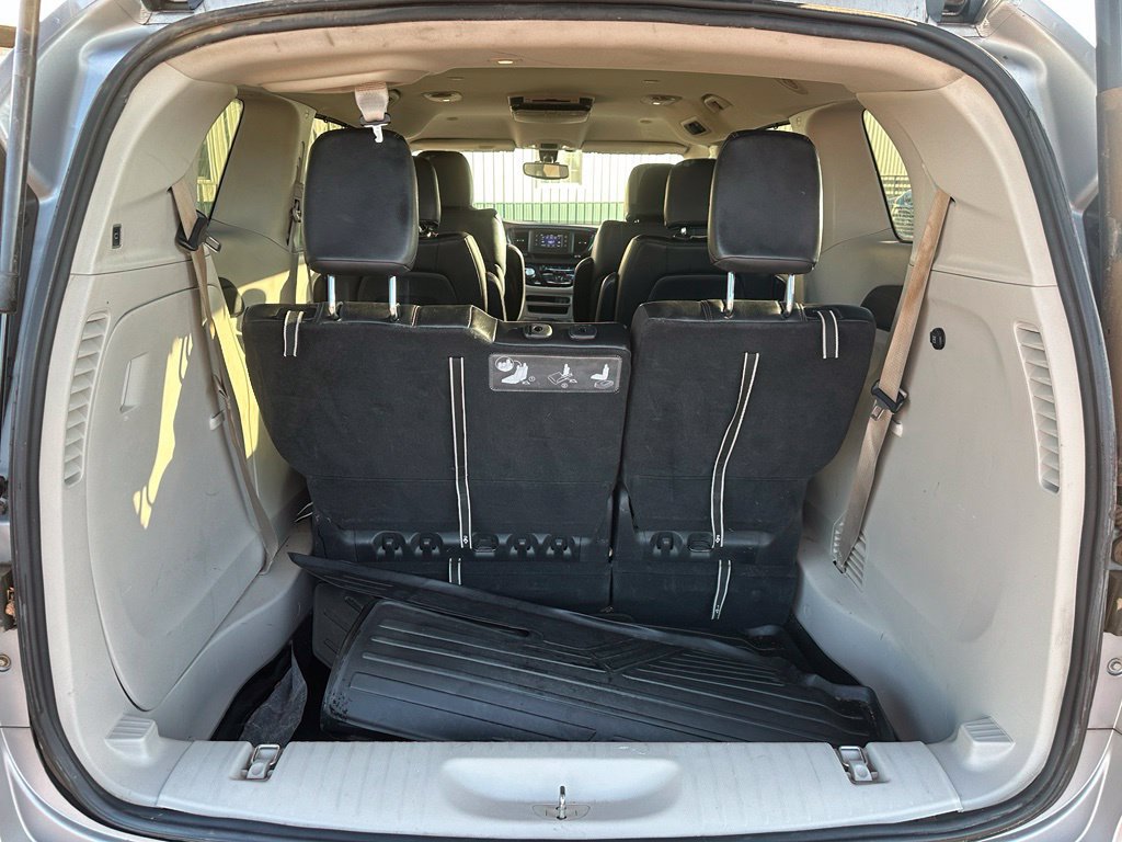 Used 2017 Chrysler Pacifica Touring-L FWD image 27