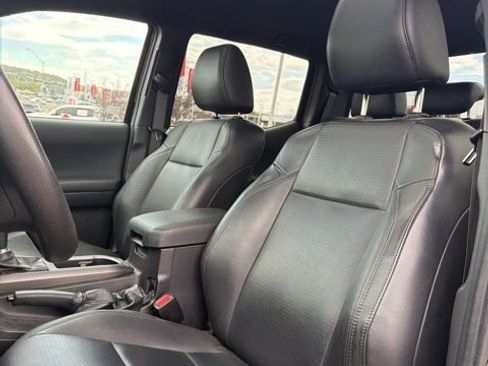 Certified 2023 Toyota Tacoma TRD Off-Road w/ TRD Premium Off Road Package AWD/4WD image 19