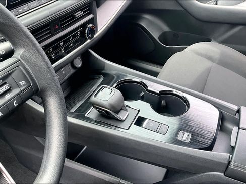 Certified 2025 Nissan Rogue S FWD image 15