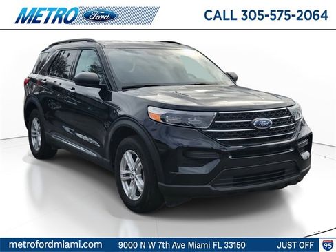 Used 2023 Ford Explorer XLT image 1