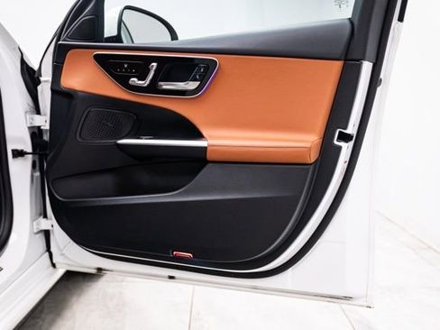 Used 2025 Mercedes-Benz C 300 4MATIC Sedan image 30