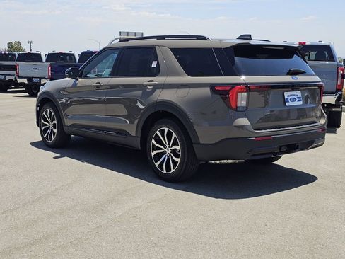 New 2026 Ford Explorer ST-Line RWD image 5