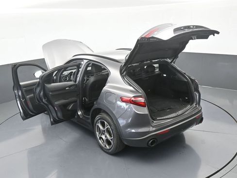 Used 2023 Alfa Romeo Stelvio Sprint image 69
