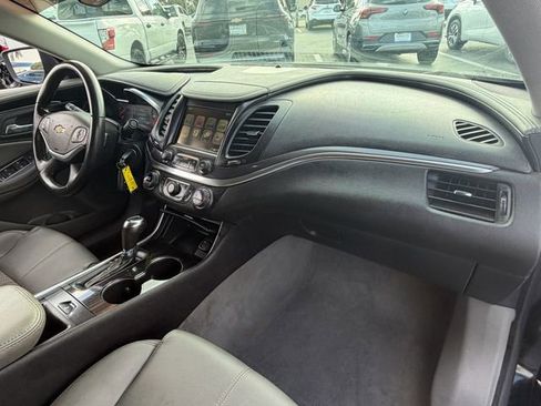 Used 2016 Chevrolet Impala LT FWD image 17