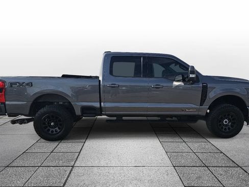 Used 2023 Ford F250 Lariat w/ Sport Appearance Package AWD/4WD image 4
