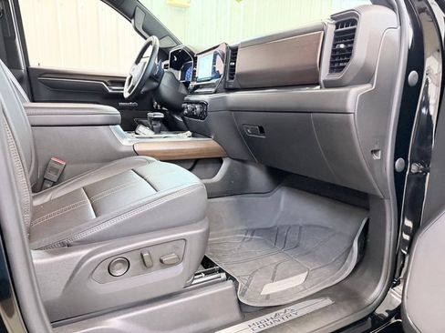 Used 2024 Chevrolet Silverado 1500 High Country w/ High Country Premium Package AWD/4WD image 34