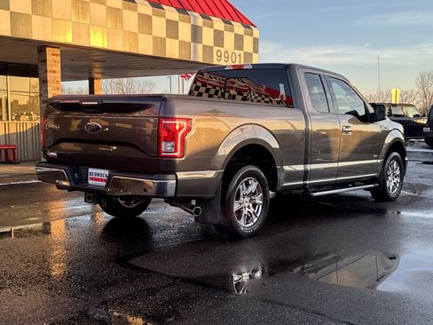 Used 2017 Ford F150 XLT w/ Equipment Group 302A Luxury image 11