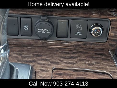 Used 2017 Nissan Armada Platinum w/ Captain Seat Package RWD image 18