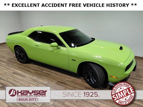 Used 2023 Dodge Challenger R/T w/ Blacktop Package image 16