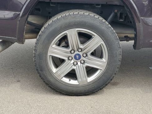 Used 2018 Ford F150 XLT w/ Equipment Group 302A Luxury AWD/4WD image 5