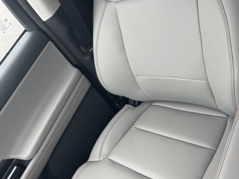 New 2025 Ford Expedition Active image 25