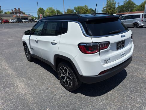 New 2026 Jeep Compass Limited AWD/4WD image 7