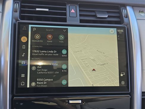 Used 2025 Land Rover Discovery Dynamic SE image 24