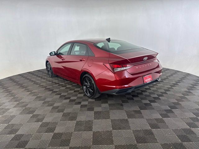 Used 2023 Hyundai Elantra SEL w/ Winter Weather Package FWD image 7
