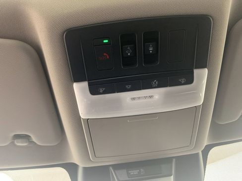 Used 2023 Nissan Rogue SV w/ SV Premium B Package FWD image 27
