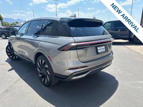 Used 2024 Lincoln Nautilus Reserve w/ Equipment Group 202A AWD/4WD image 5