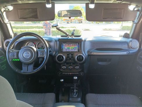 Used 2012 Jeep Wrangler Unlimited Sport image 13