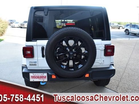 Used 2023 Jeep Wrangler Unlimited Sahara w/ Cold Weather Group AWD/4WD image 10