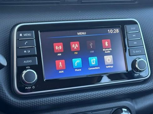 Certified 2025 Nissan Kicks Play S image 30