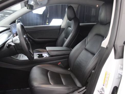 Used 2021 Tesla Model Y Long Range AWD/4WD image 10